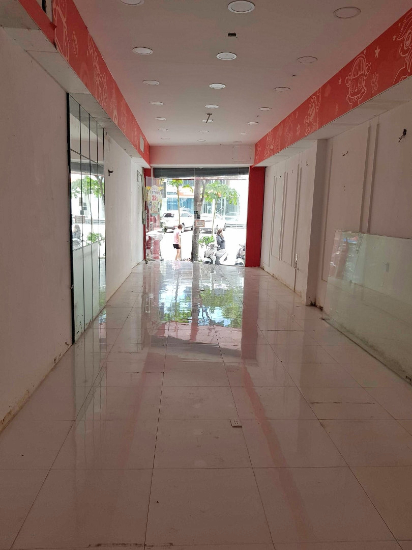 CHo thuê Nguyên căn MTĐ Lê Văn Sỹ, phường 14, Quận 3.